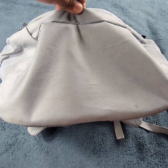 The North Face Connector Backpack Silver Gray Laptop Hiking School Thick Padding - Picture 4 of 10